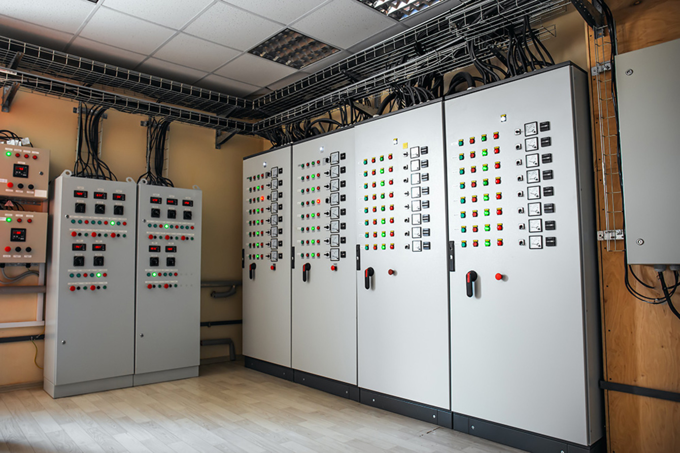 Schalt­anlagen­bau bei MKG-Tec GmbH in Münsingen